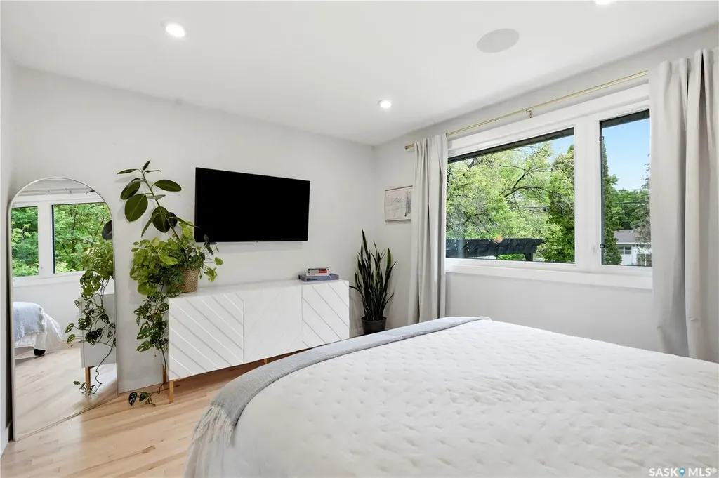 901 Glasgow Street Saskatoon SK S7J 0N9