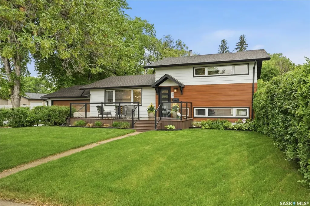 901 Glasgow Street Saskatoon SK S7J 0N9