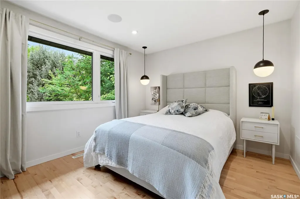 901 Glasgow Street Saskatoon SK S7J 0N9