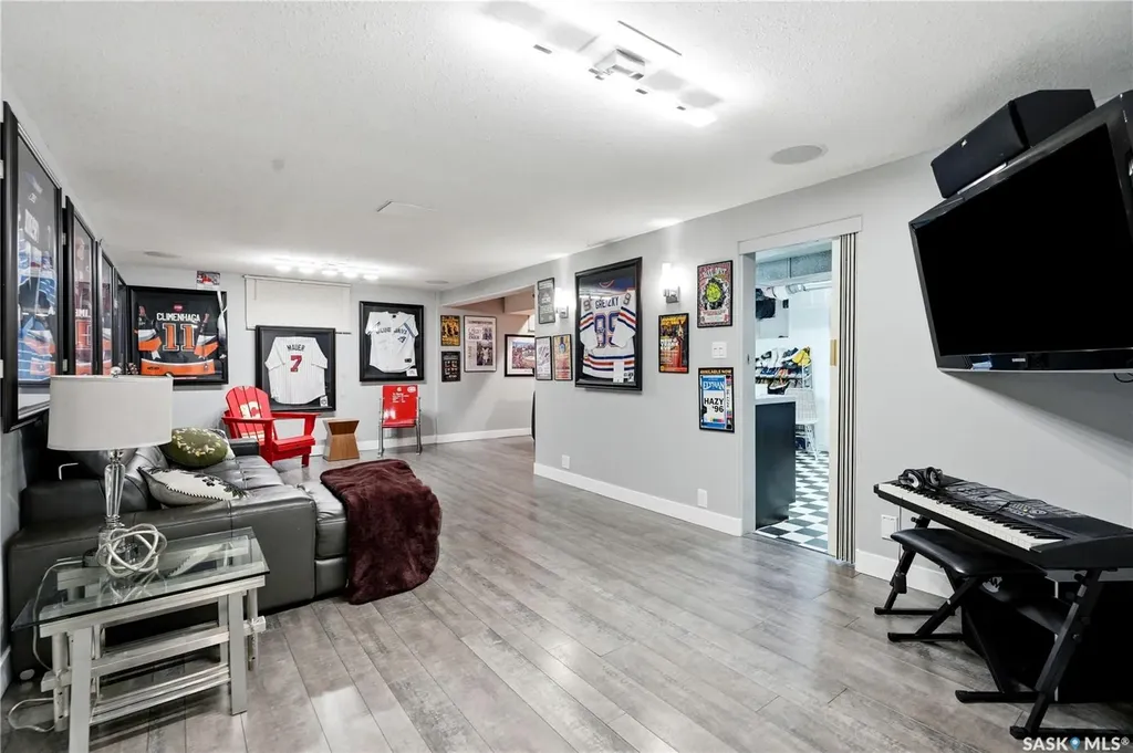 901 Glasgow Street Saskatoon SK S7J 0N9
