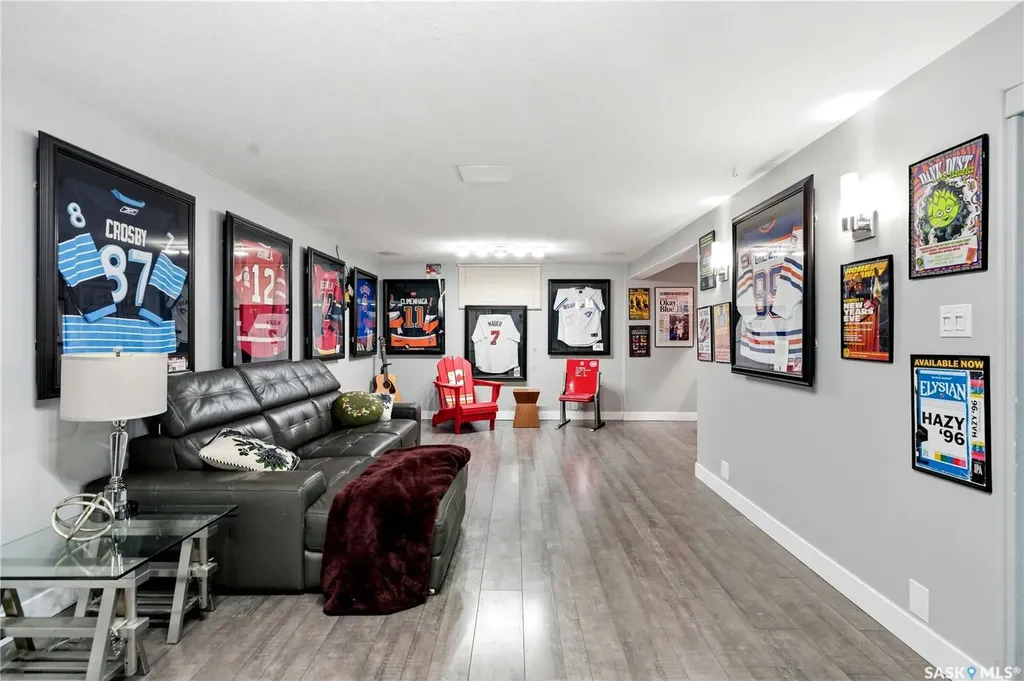 901 Glasgow Street Saskatoon SK S7J 0N9