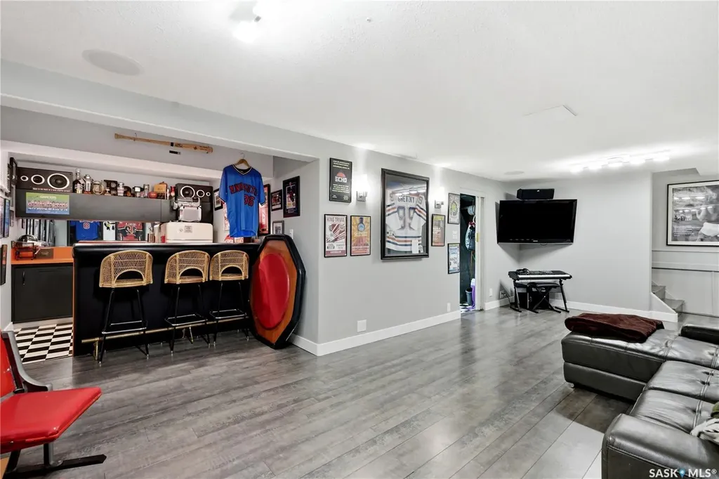 901 Glasgow Street Saskatoon SK S7J 0N9