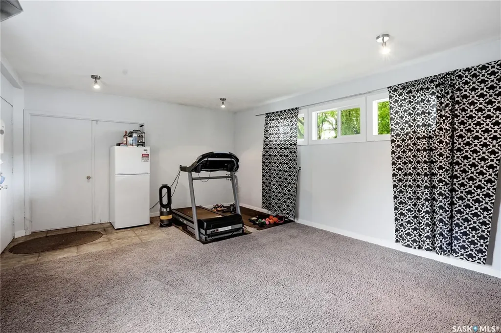 901 Glasgow Street Saskatoon SK S7J 0N9