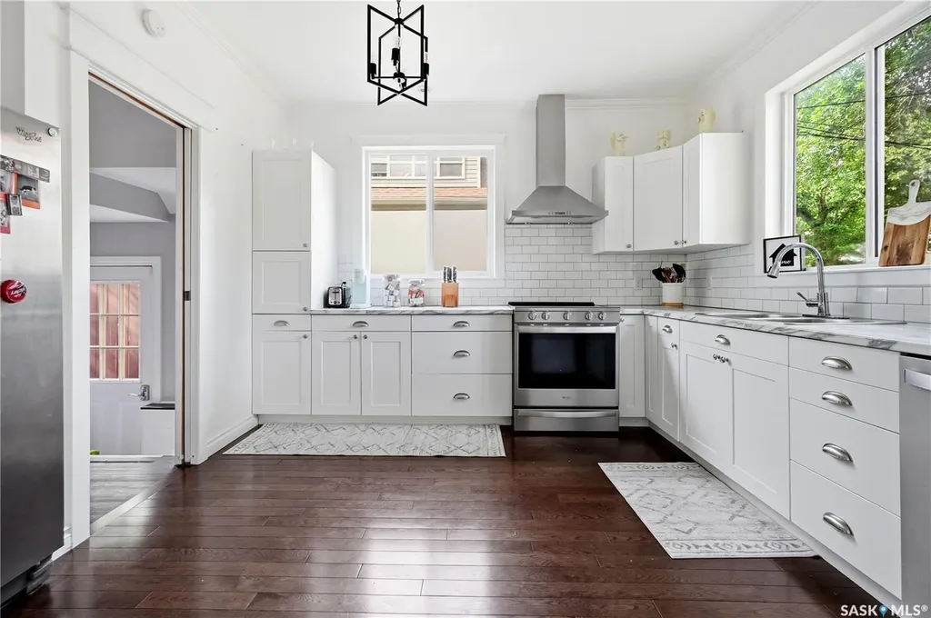 1027 Grafton Avenue Moose Jaw SK S6H 3S2