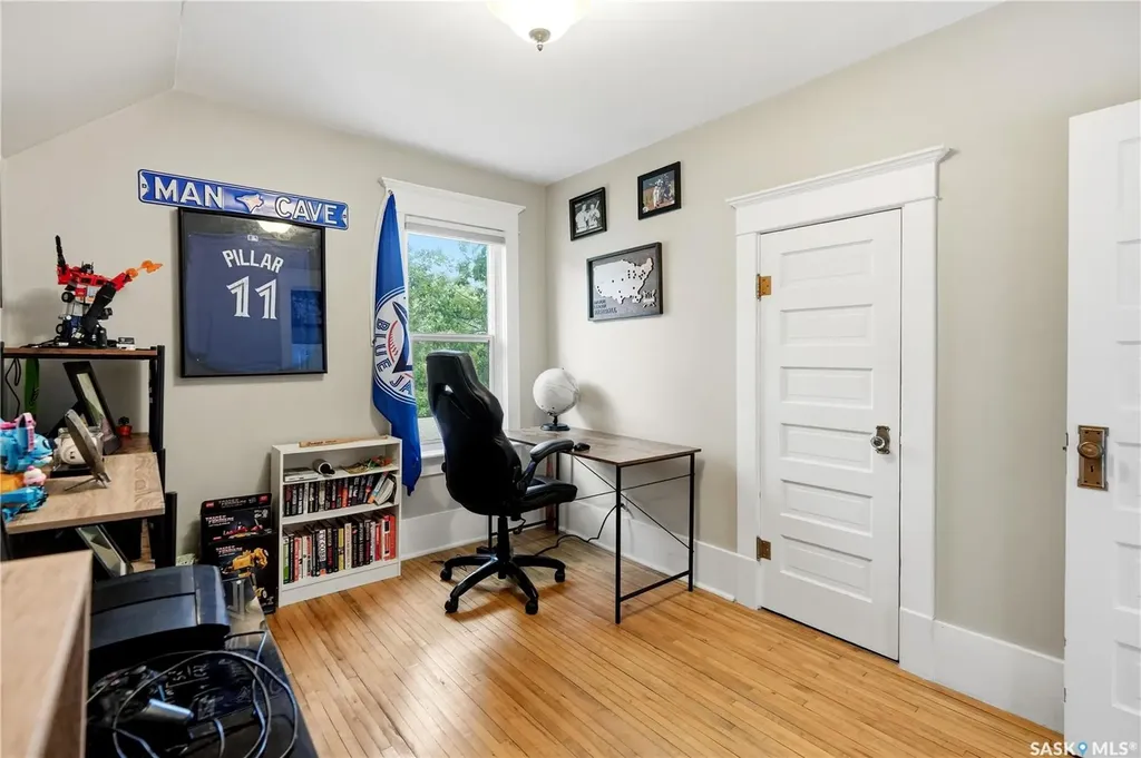 1027 Grafton Avenue Moose Jaw SK S6H 3S2