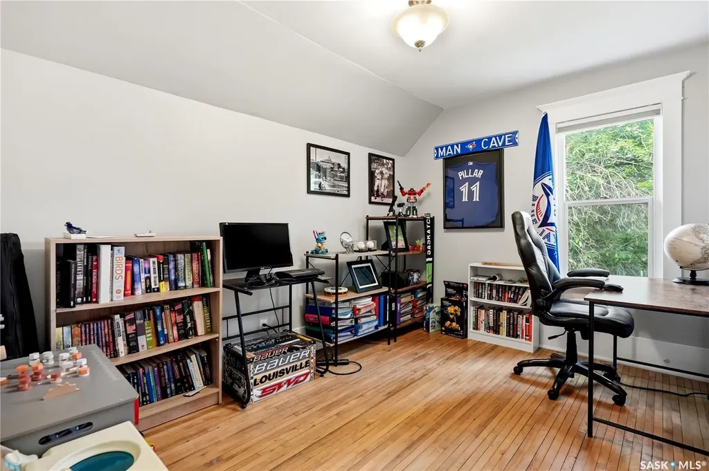 1027 Grafton Avenue Moose Jaw SK S6H 3S2