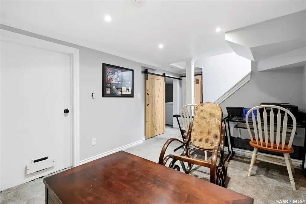 1027 Grafton Avenue Moose Jaw SK S6H 3S2
