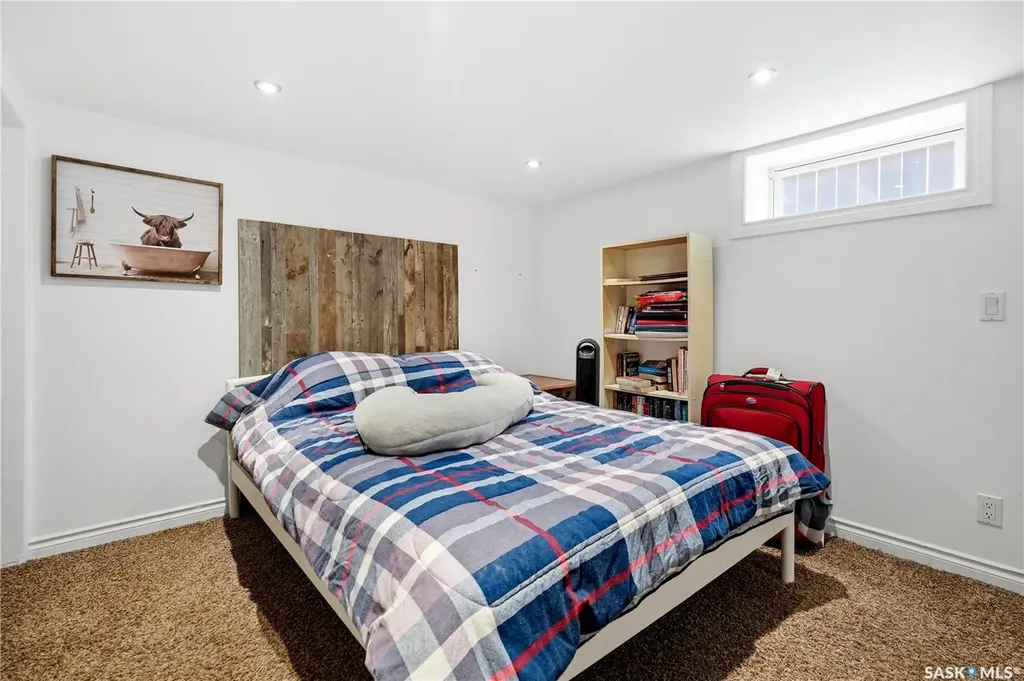 1027 Grafton Avenue Moose Jaw SK S6H 3S2