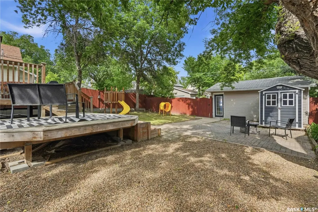 1027 Grafton Avenue Moose Jaw SK S6H 3S2