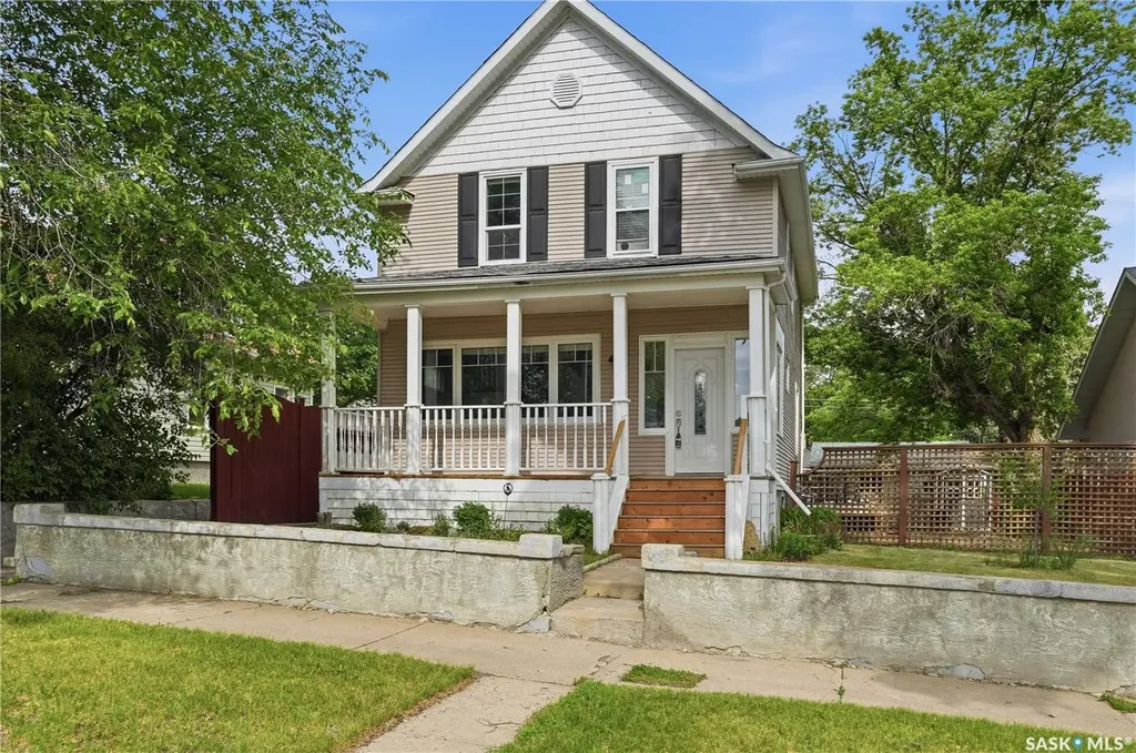 1027 Grafton Avenue Moose Jaw SK S6H 3S2