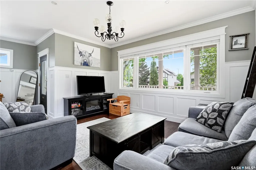 1027 Grafton Avenue Moose Jaw SK S6H 3S2