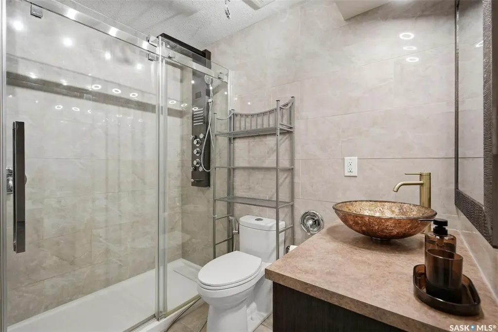 615 Pringle Bend Saskatoon SK S7T 0S7