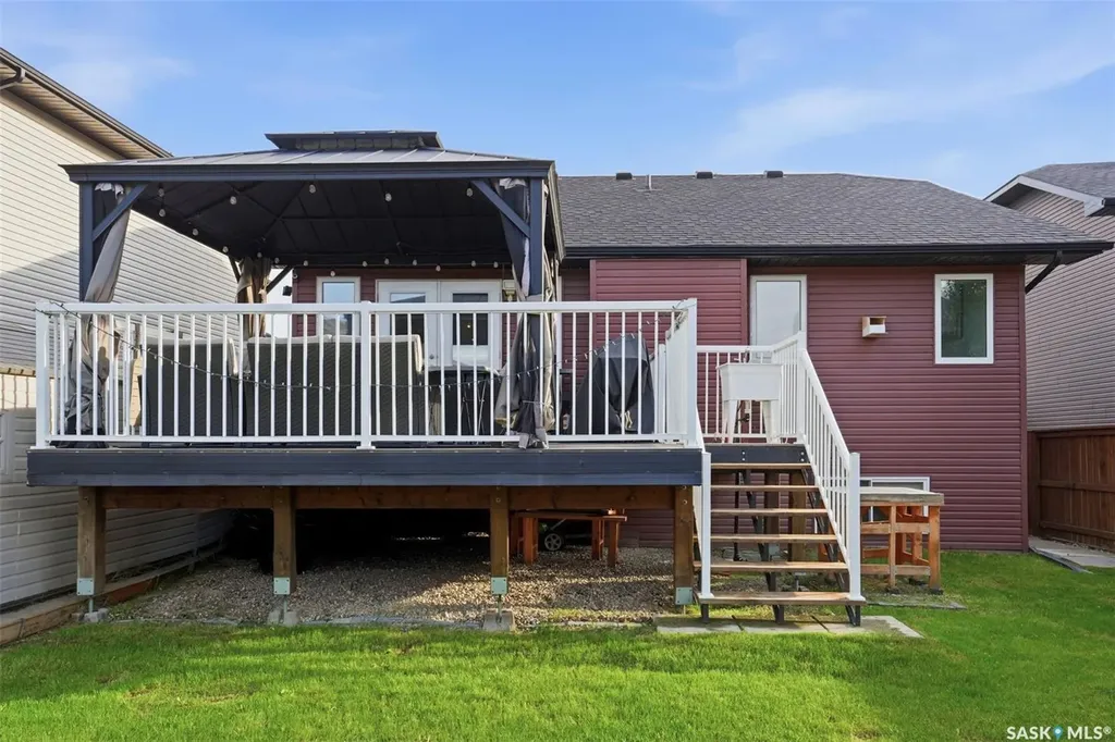 615 Pringle Bend Saskatoon SK S7T 0S7