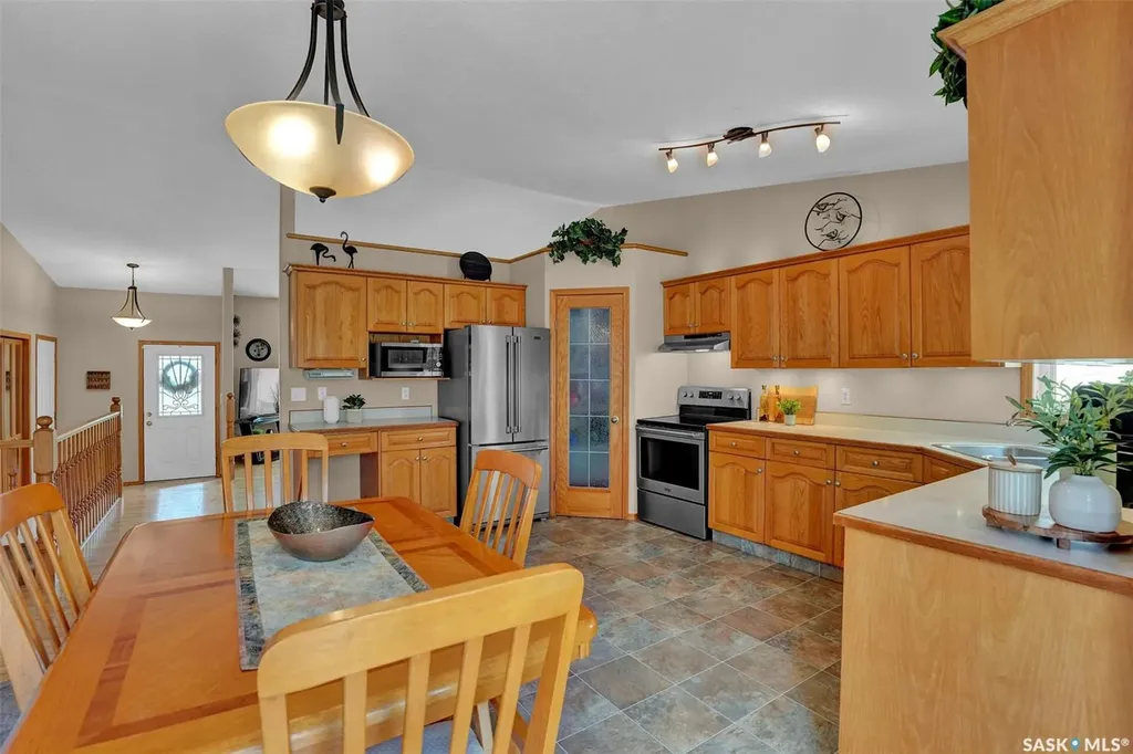 7002 Maple Wood Crescent Regina SK S4X 4J9