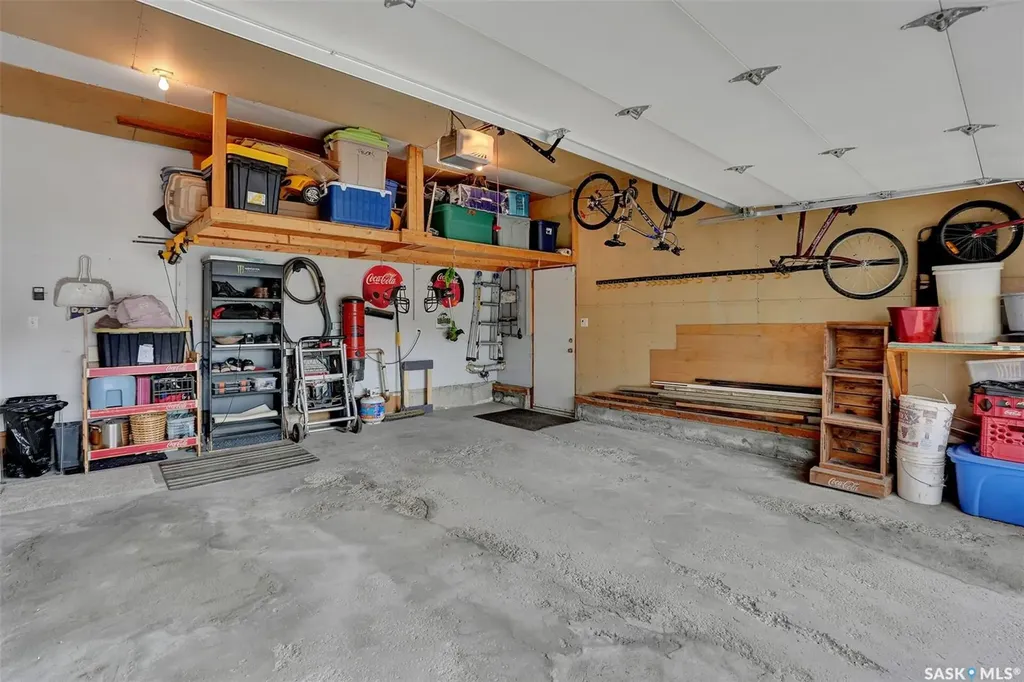 7002 Maple Wood Crescent Regina SK S4X 4J9