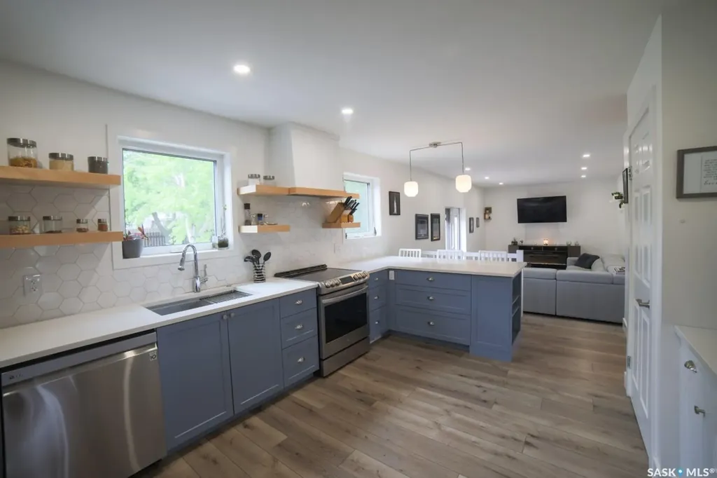 1287 Simcoe Street Moose Jaw SK S6H 3J5