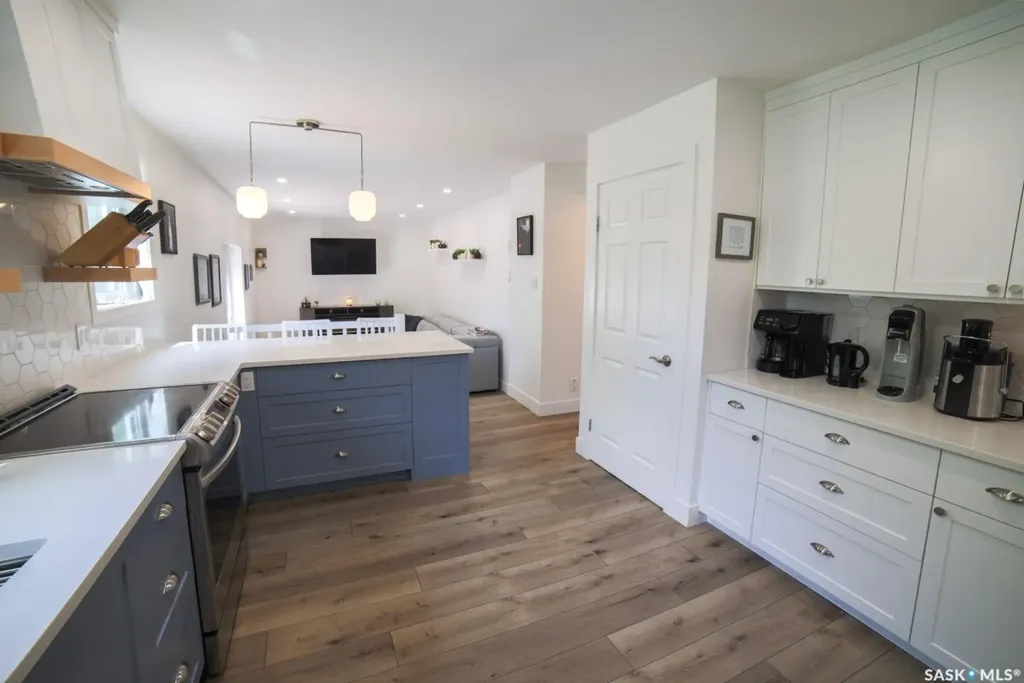 1287 Simcoe Street Moose Jaw SK S6H 3J5