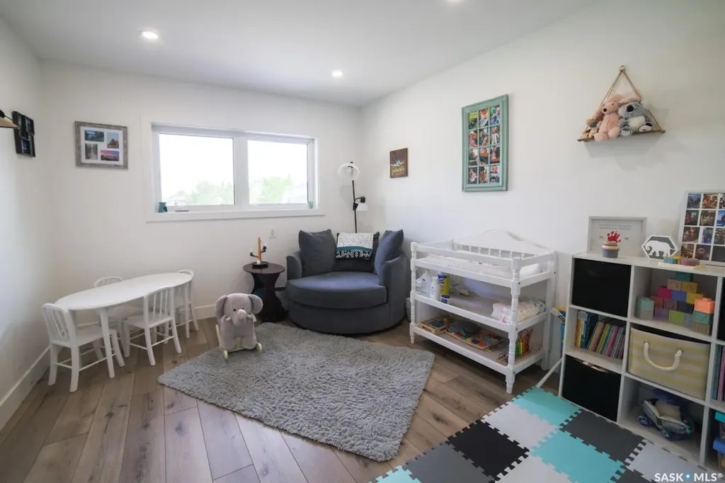 1287 Simcoe Street Moose Jaw SK S6H 3J5