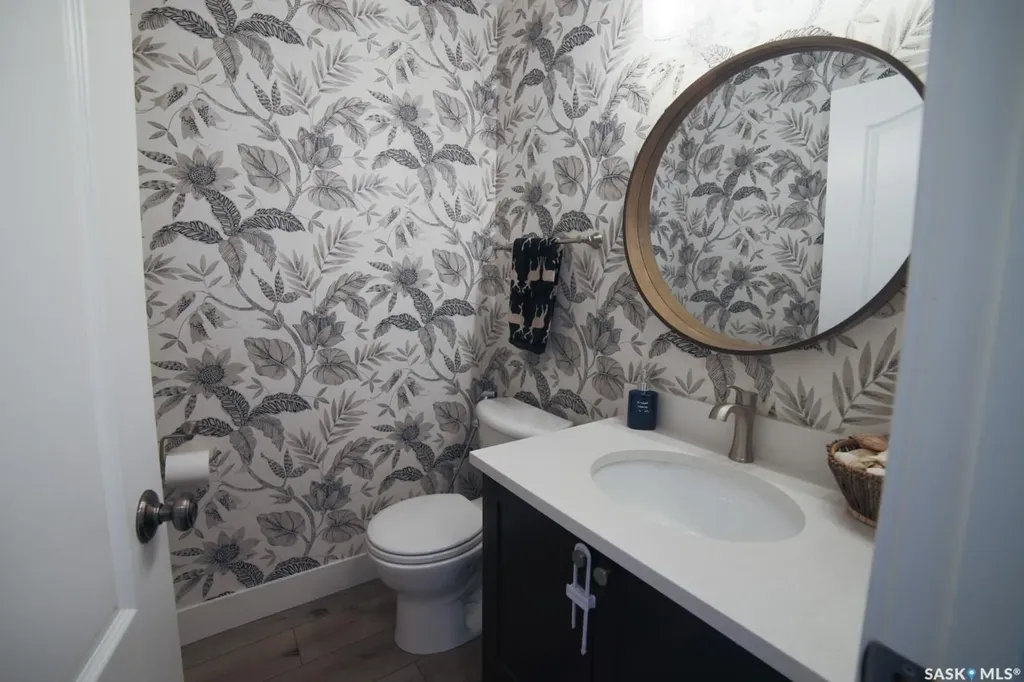 1287 Simcoe Street Moose Jaw SK S6H 3J5