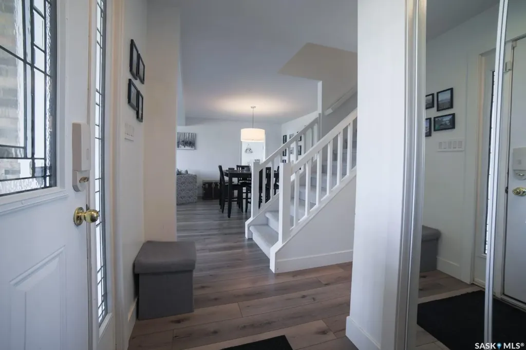 1287 Simcoe Street Moose Jaw SK S6H 3J5