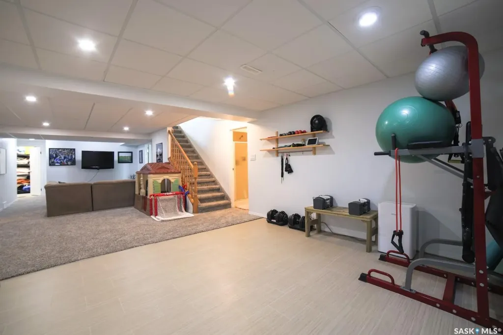 1287 Simcoe Street Moose Jaw SK S6H 3J5