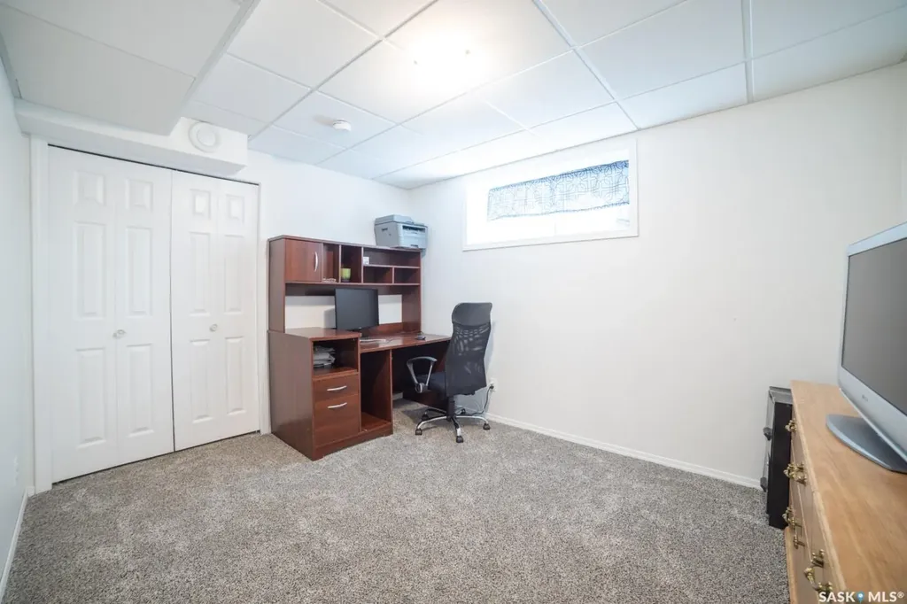 1287 Simcoe Street Moose Jaw SK S6H 3J5