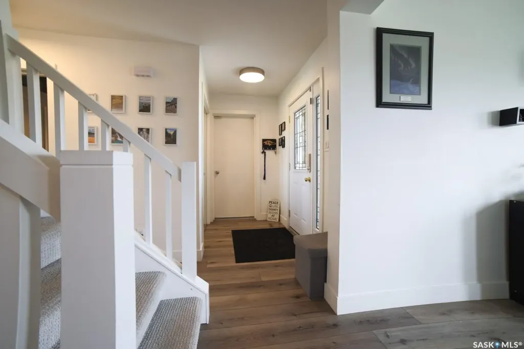 1287 Simcoe Street Moose Jaw SK S6H 3J5
