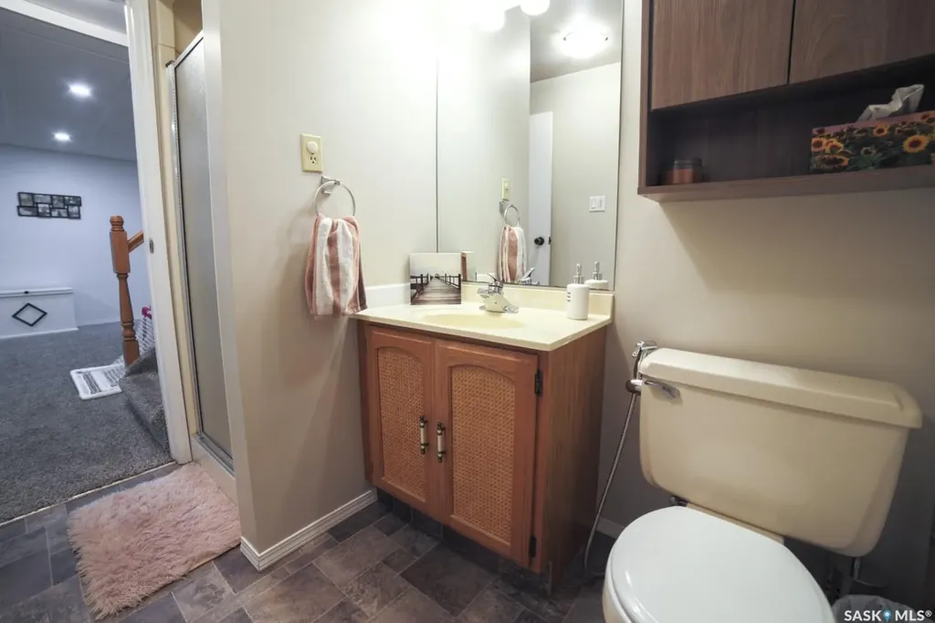 1287 Simcoe Street Moose Jaw SK S6H 3J5