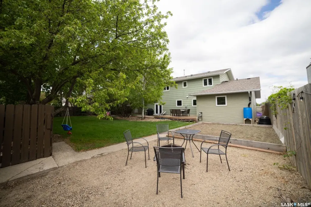 1287 Simcoe Street Moose Jaw SK S6H 3J5