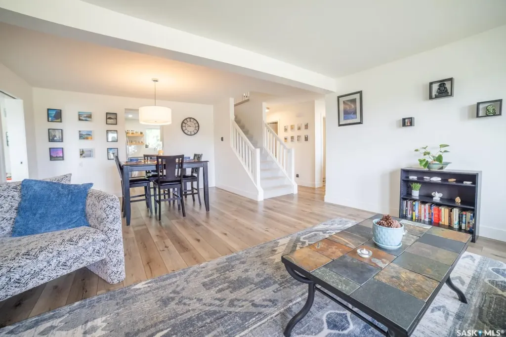 1287 Simcoe Street Moose Jaw SK S6H 3J5