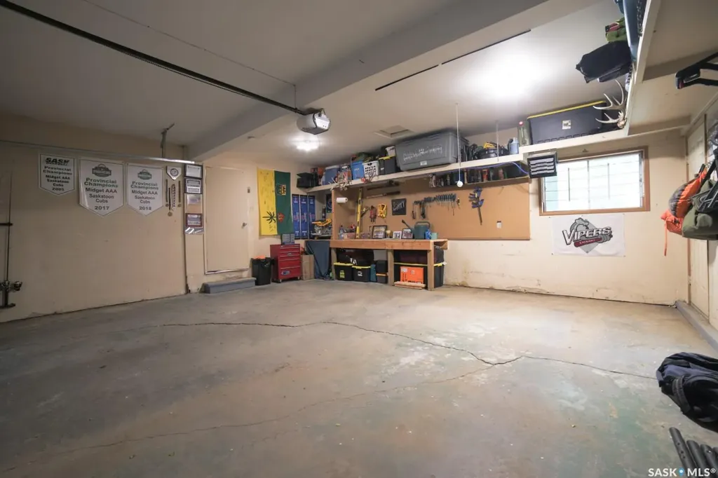 1287 Simcoe Street Moose Jaw SK S6H 3J5