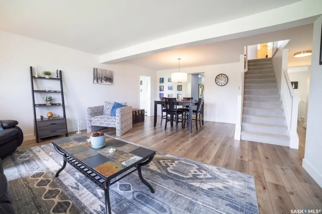 1287 Simcoe Street Moose Jaw SK S6H 3J5