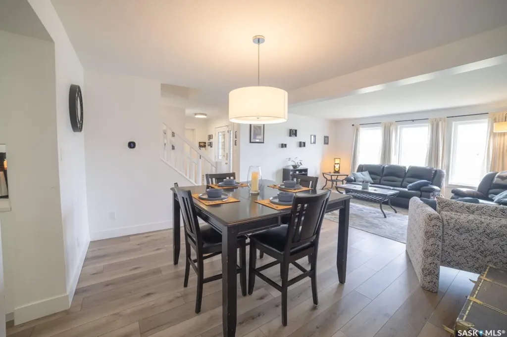 1287 Simcoe Street Moose Jaw SK S6H 3J5