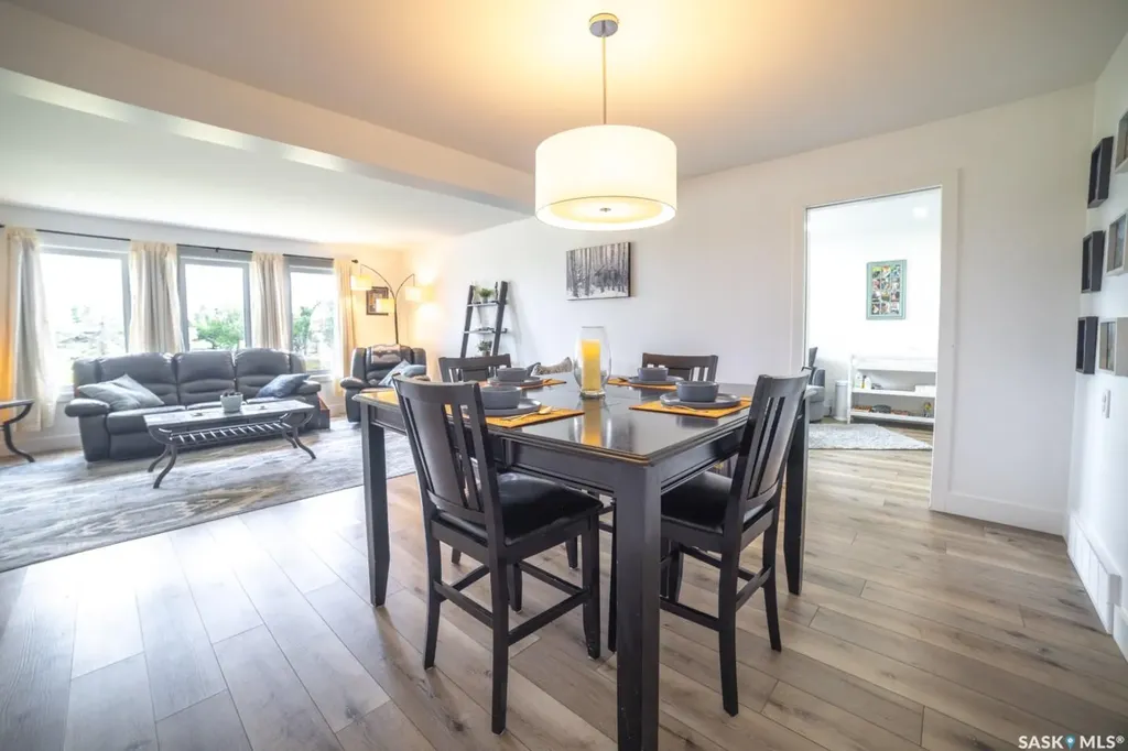 1287 Simcoe Street Moose Jaw SK S6H 3J5