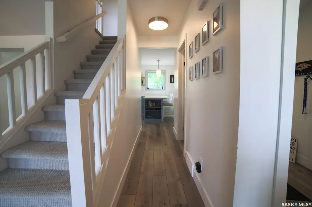 1287 Simcoe Street Moose Jaw SK S6H 3J5