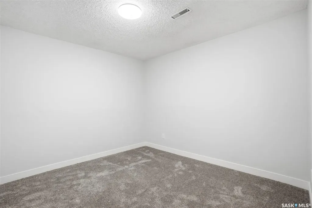 102 Dore Crescent Saskatoon SK S7K 4X7