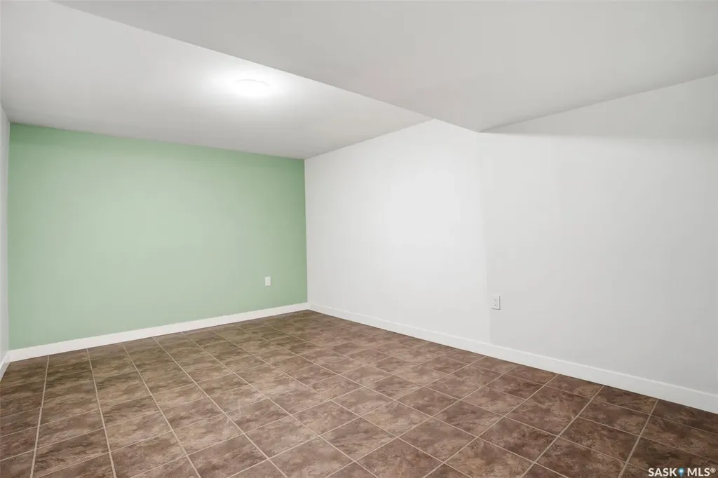 102 Dore Crescent Saskatoon SK S7K 4X7