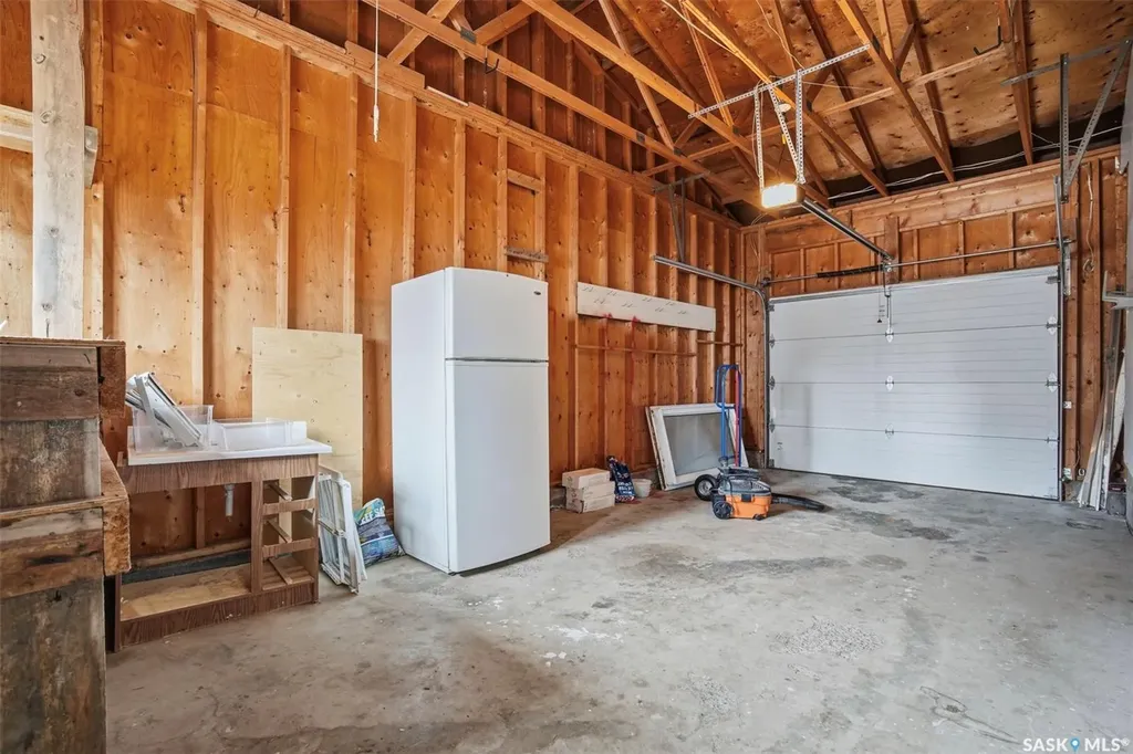 102 Dore Crescent Saskatoon SK S7K 4X7