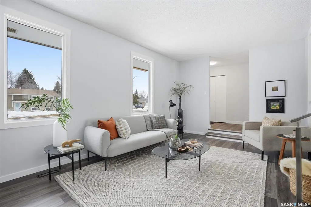 102 Dore Crescent Saskatoon SK S7K 4X7