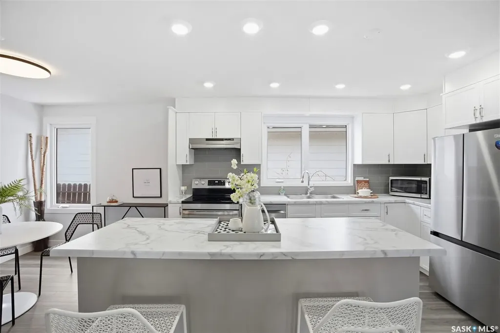 102 Dore Crescent Saskatoon SK S7K 4X7