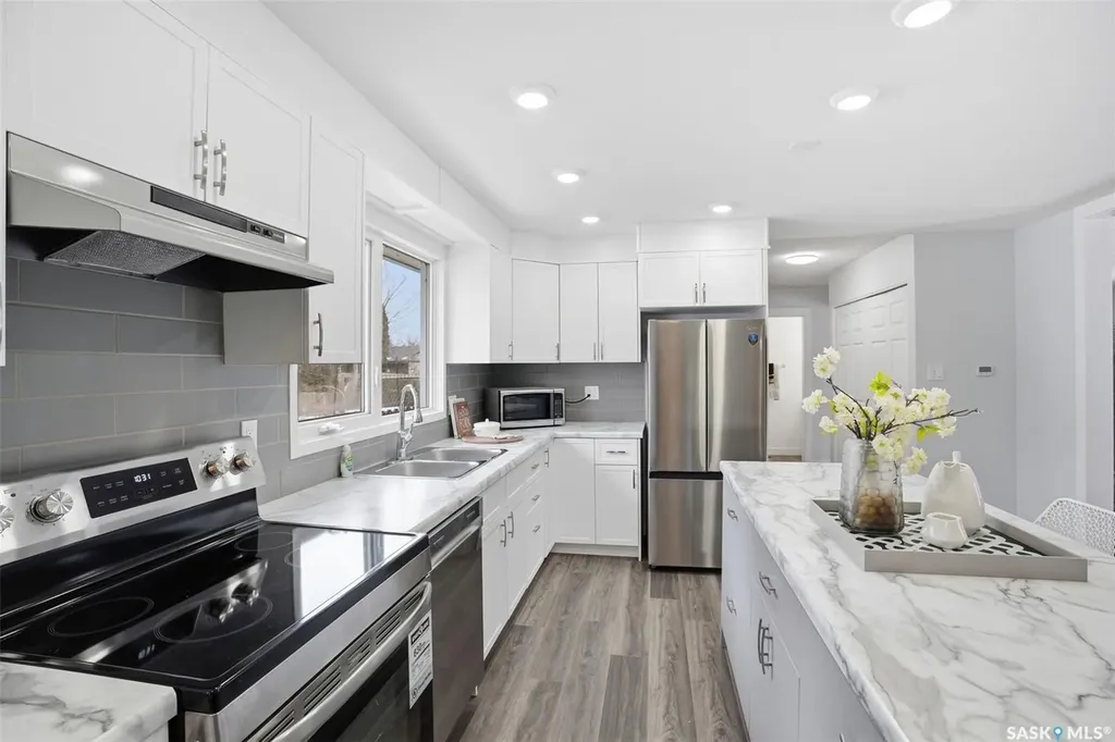 102 Dore Crescent Saskatoon SK S7K 4X7