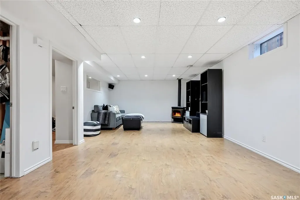 105 Sturgeon Drive Saskatoon SK S7K 4C3