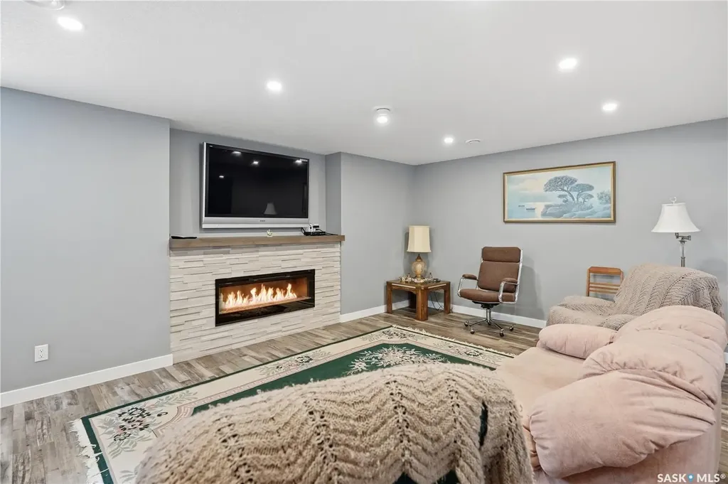 4009 Alton Crescent Regina SK S4W 0H6