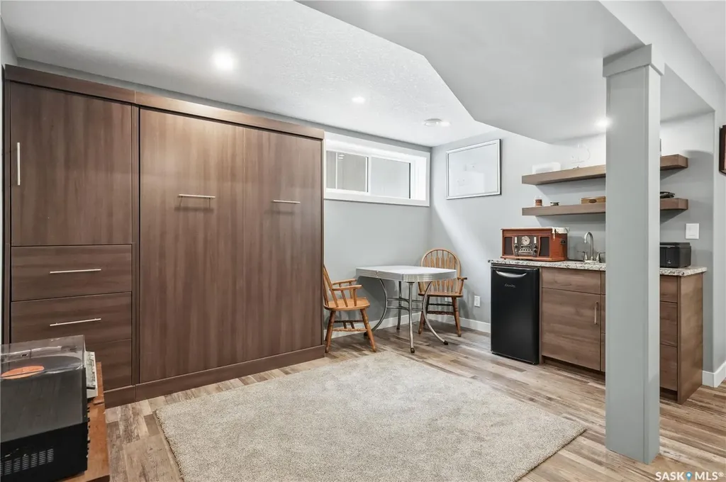 4009 Alton Crescent Regina SK S4W 0H6