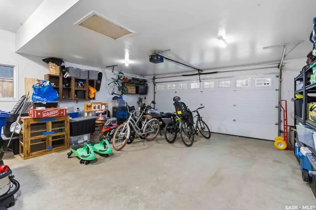 142 Neusch Crescent Saskatoon SK S7K 7V3