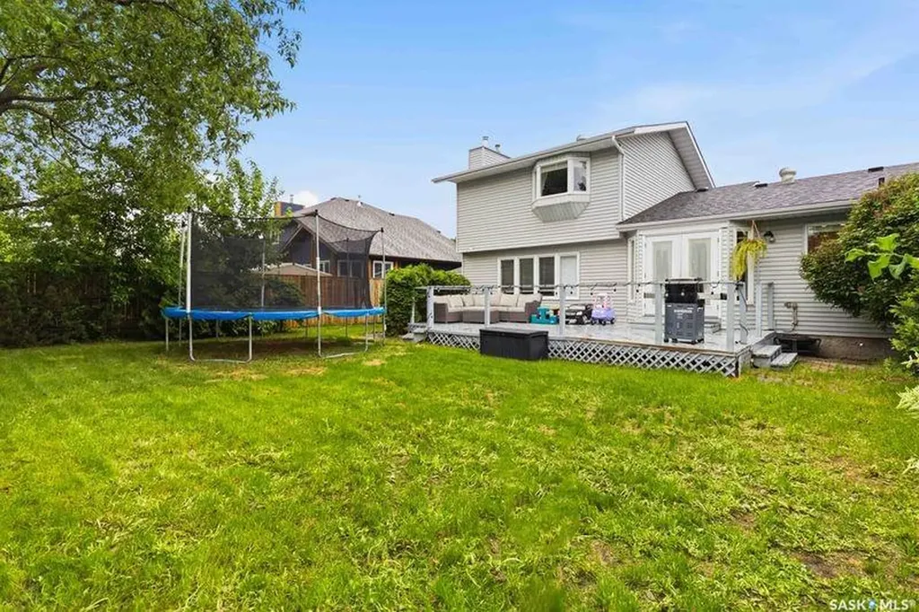 142 Neusch Crescent Saskatoon SK S7K 7V3