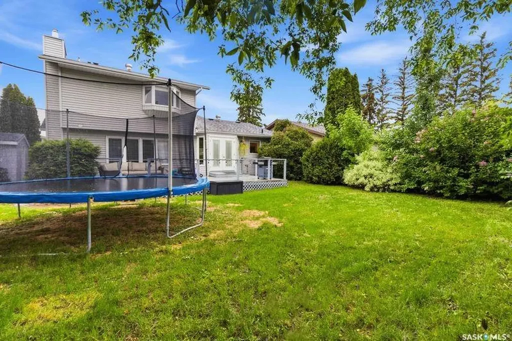 142 Neusch Crescent Saskatoon SK S7K 7V3