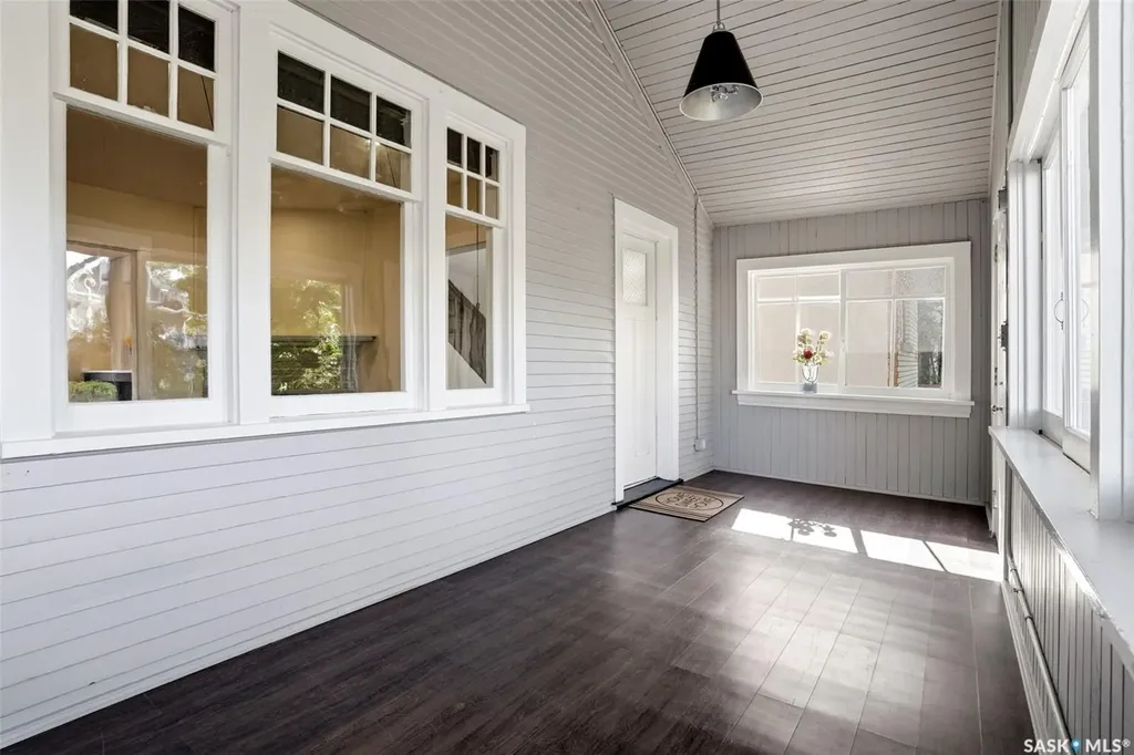 721 College Avenue Regina SK S4N 0X8