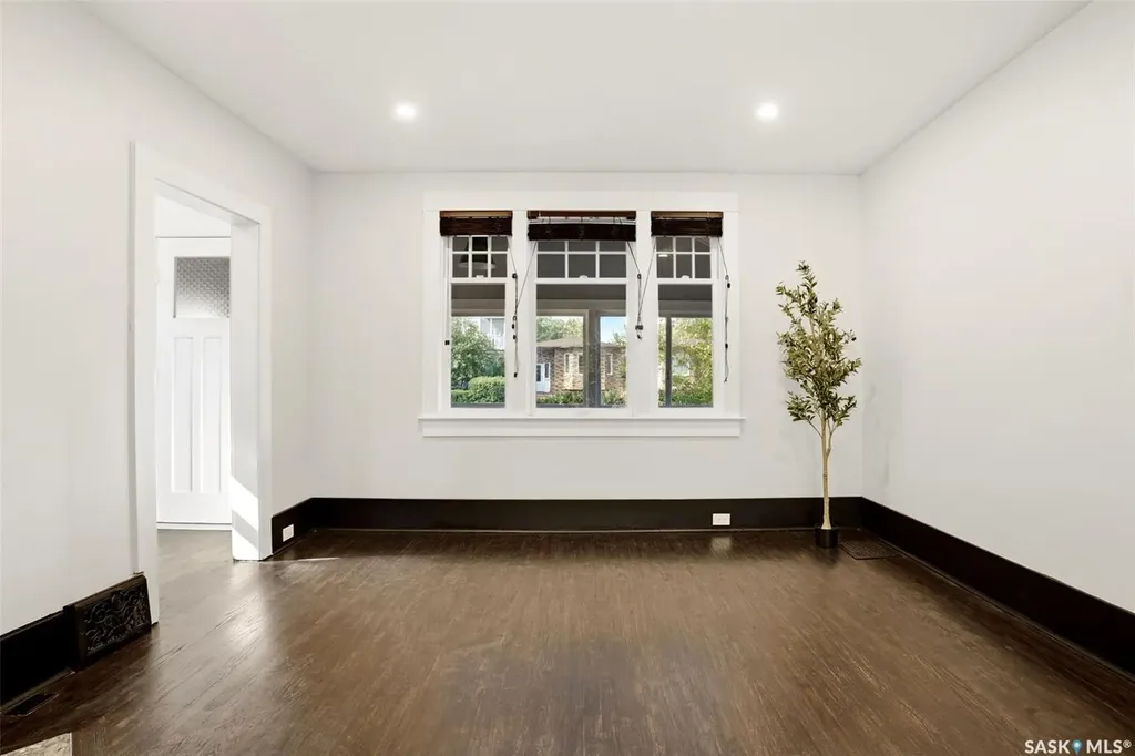 721 College Avenue Regina SK S4N 0X8