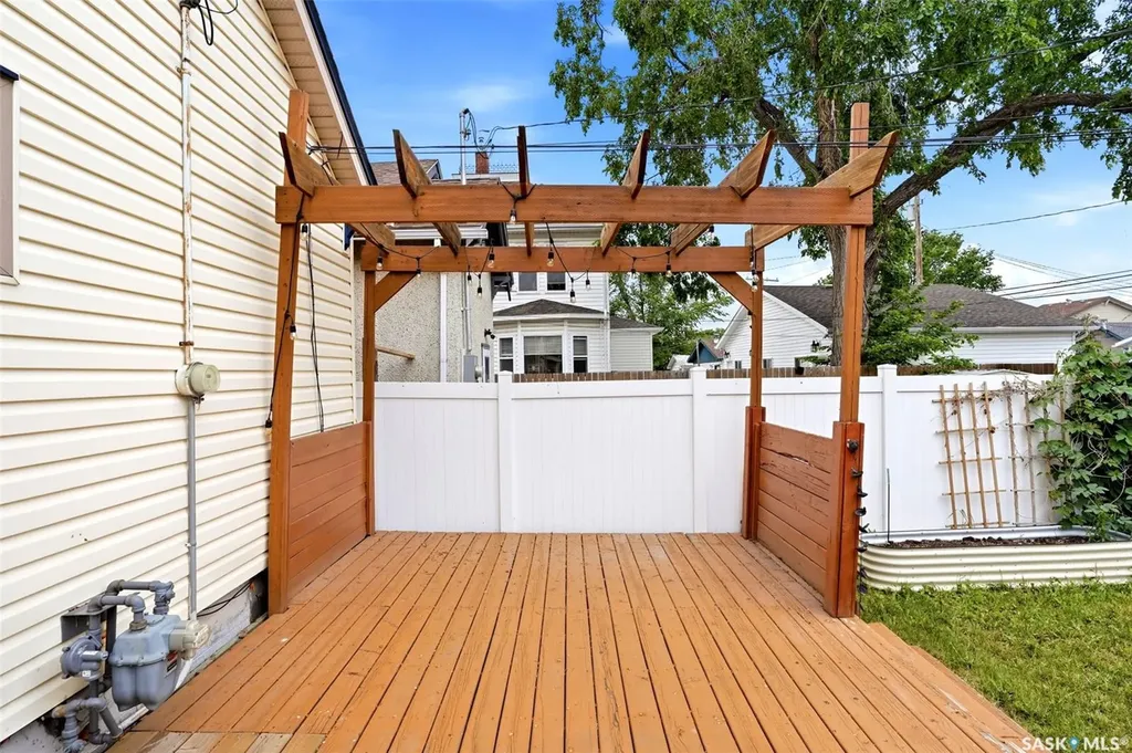 2261 Winnipeg Street Regina SK S4P 1H2
